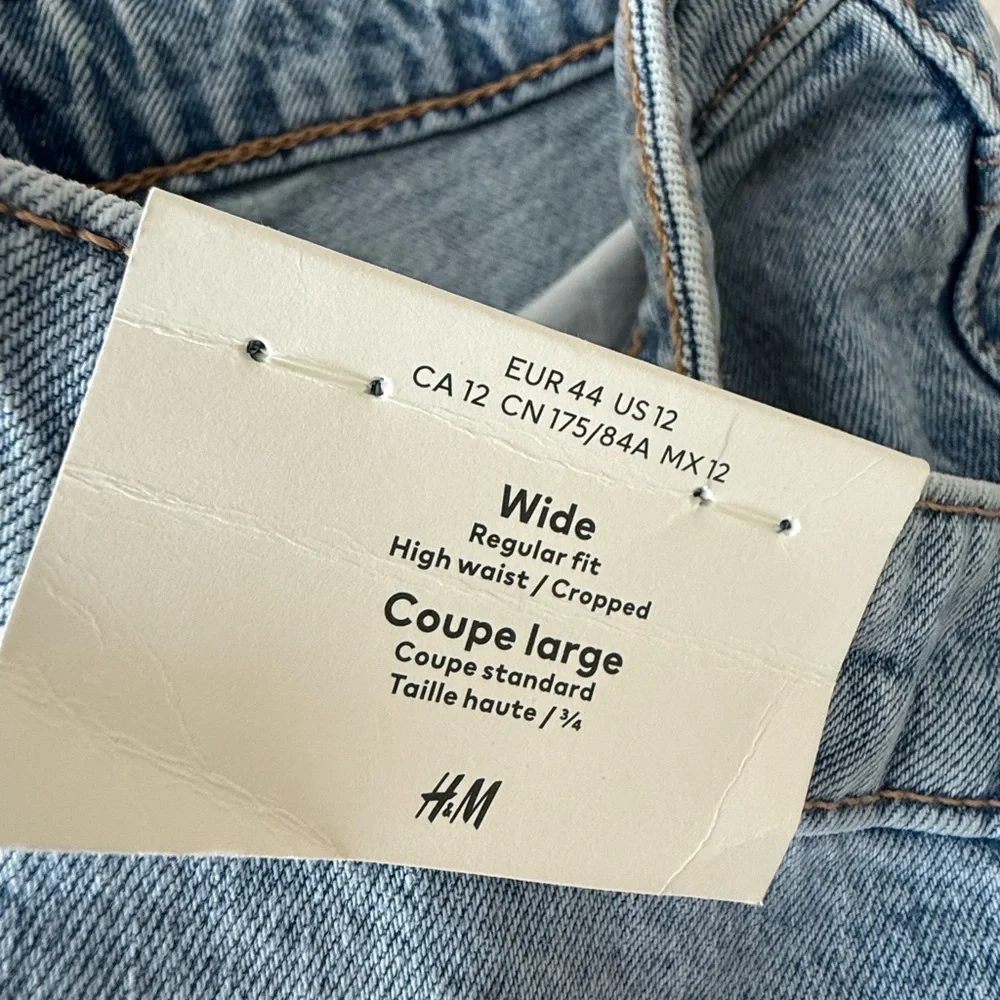 NWT H&M Light washed high waisted Wide leg cropped jeans size 12 - Picture 6 of 10